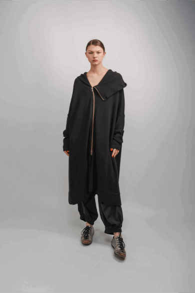 Asymmetrical zipped coat