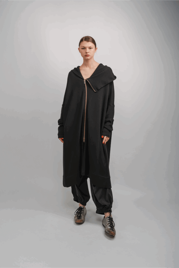 Asymmetrical zipped coat